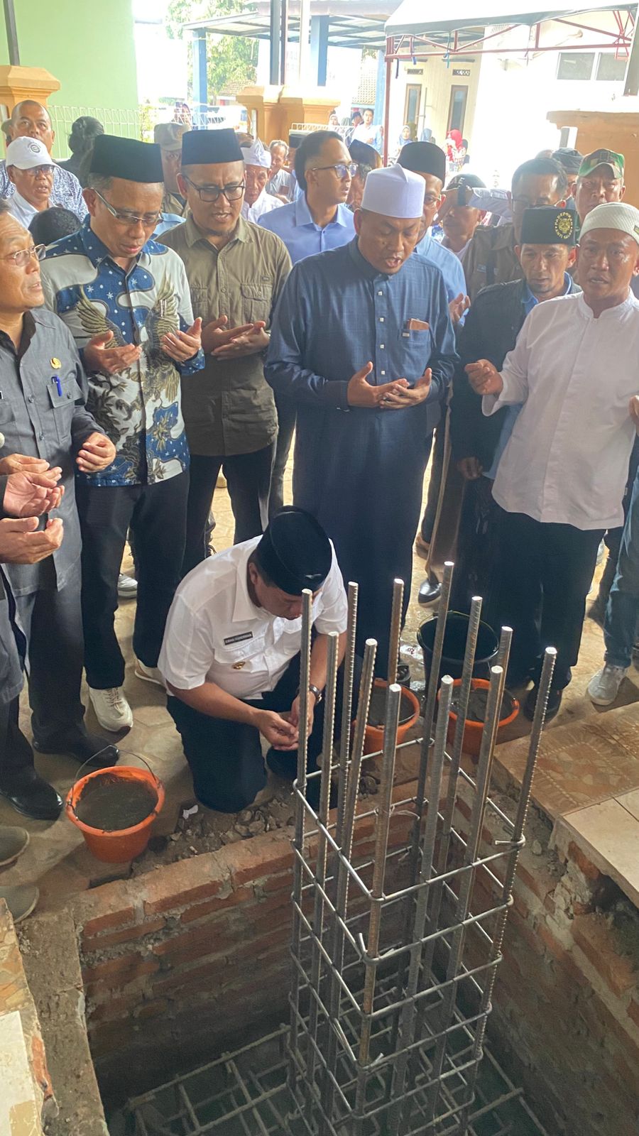 peletakan batu pertama pembangunan masjid jamie ar-rohman